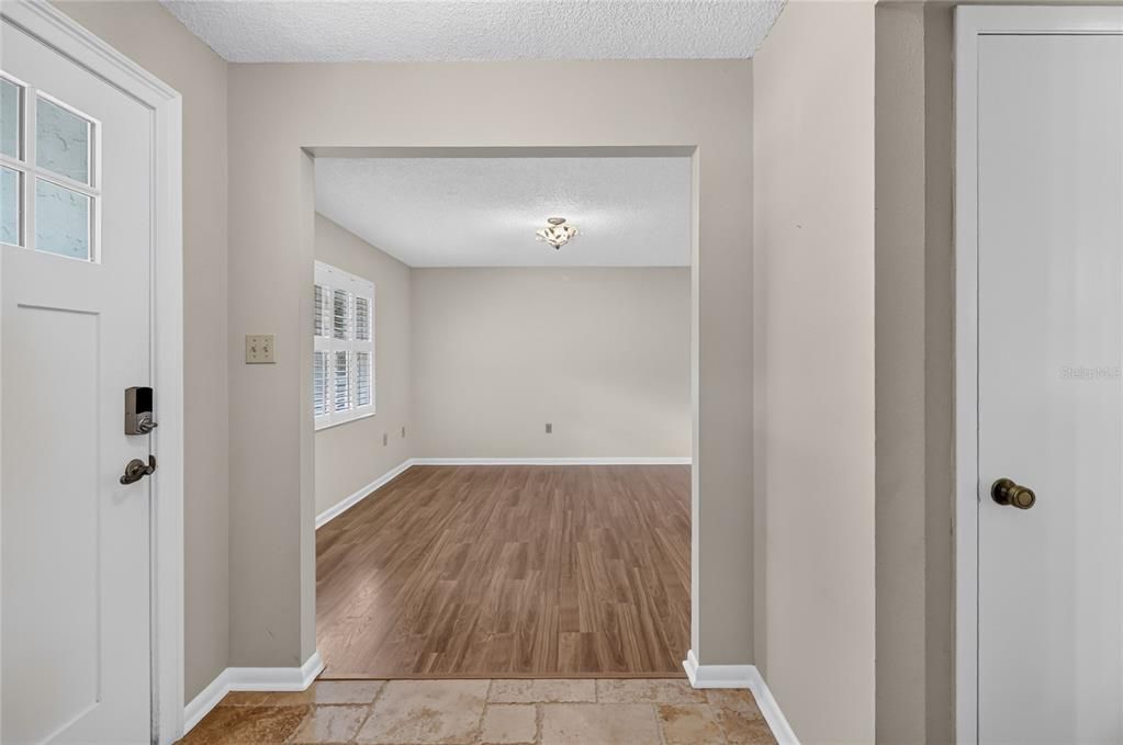 Activo con contrato: $275,000 (3 camas, 2 baños, 1408 Pies cuadrados)