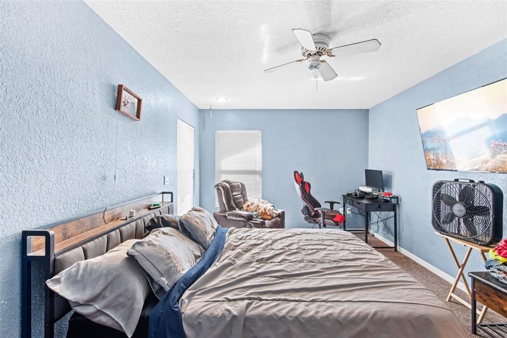 For Sale: $419,900 (4 beds, 3 baths, 2604 Square Feet)