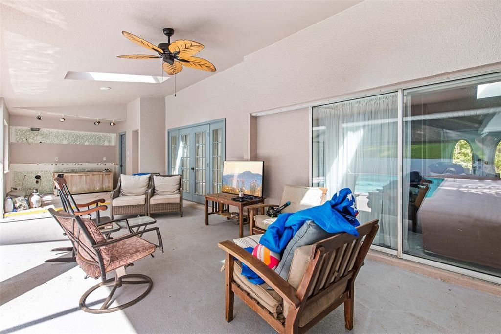 For Sale: $419,900 (4 beds, 3 baths, 2604 Square Feet)