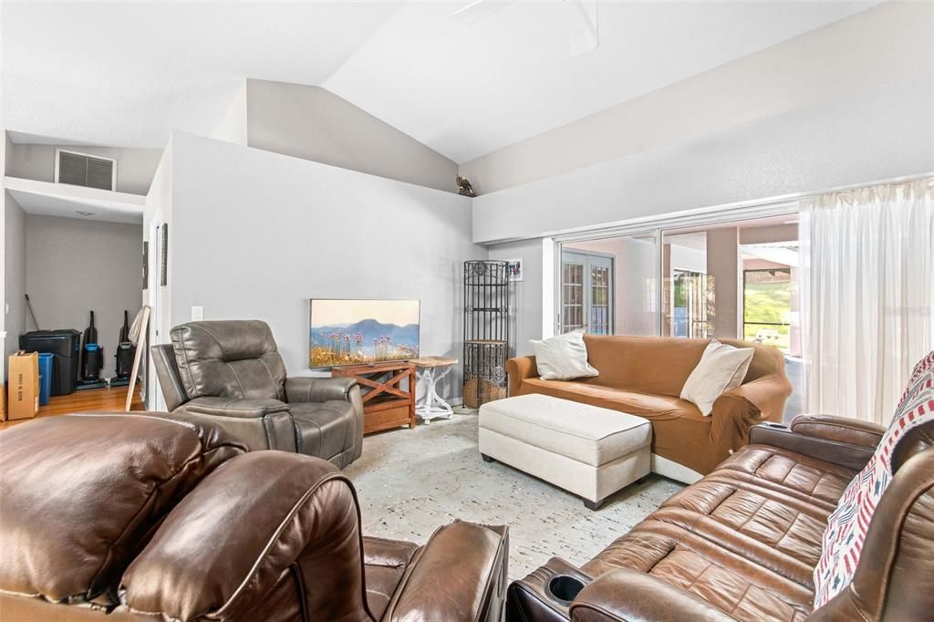 For Sale: $419,900 (4 beds, 3 baths, 2604 Square Feet)