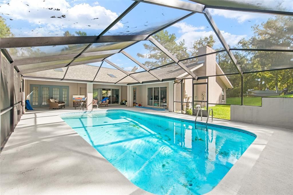 For Sale: $419,900 (4 beds, 3 baths, 2604 Square Feet)