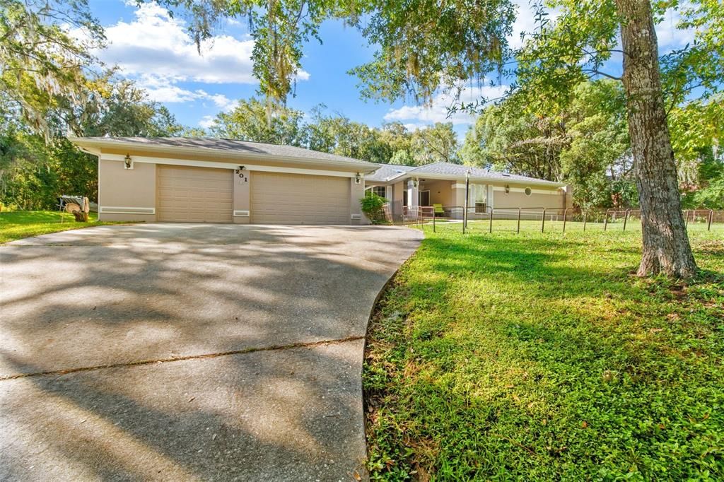 For Sale: $419,900 (4 beds, 3 baths, 2604 Square Feet)