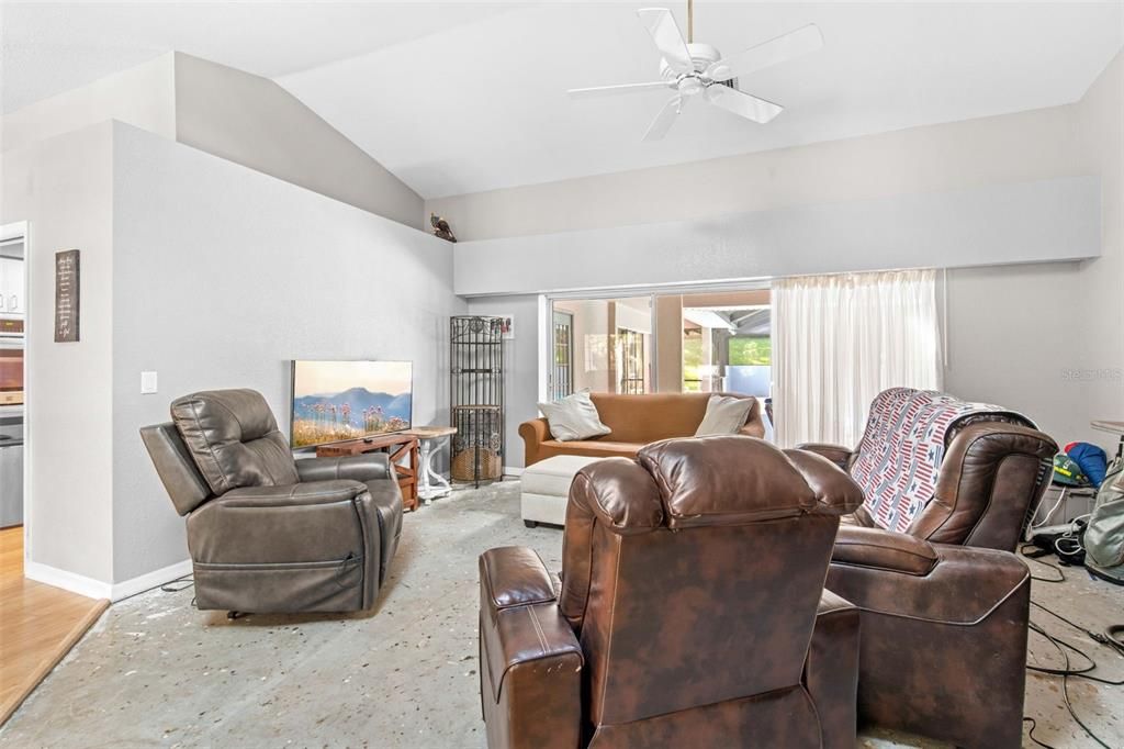 For Sale: $419,900 (4 beds, 3 baths, 2604 Square Feet)