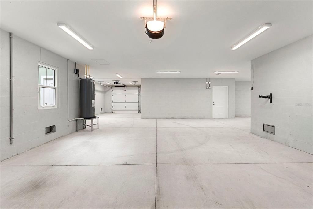 На продажу: $1,199,000 (4 спален, 2 ванн, 1989 Квадратных фут)