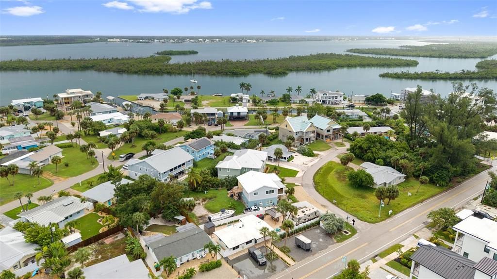 На продажу: $1,199,000 (4 спален, 2 ванн, 1989 Квадратных фут)
