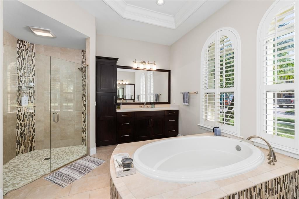 For Sale: $1,050,000 (4 beds, 4 baths, 3843 Square Feet)