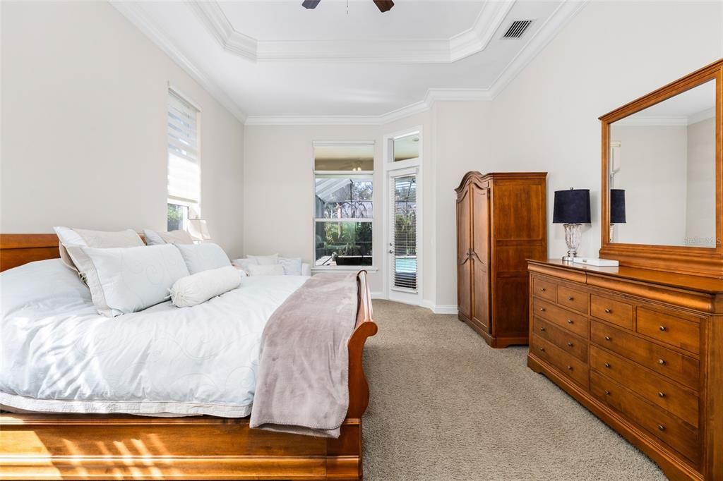 For Sale: $1,050,000 (4 beds, 4 baths, 3843 Square Feet)