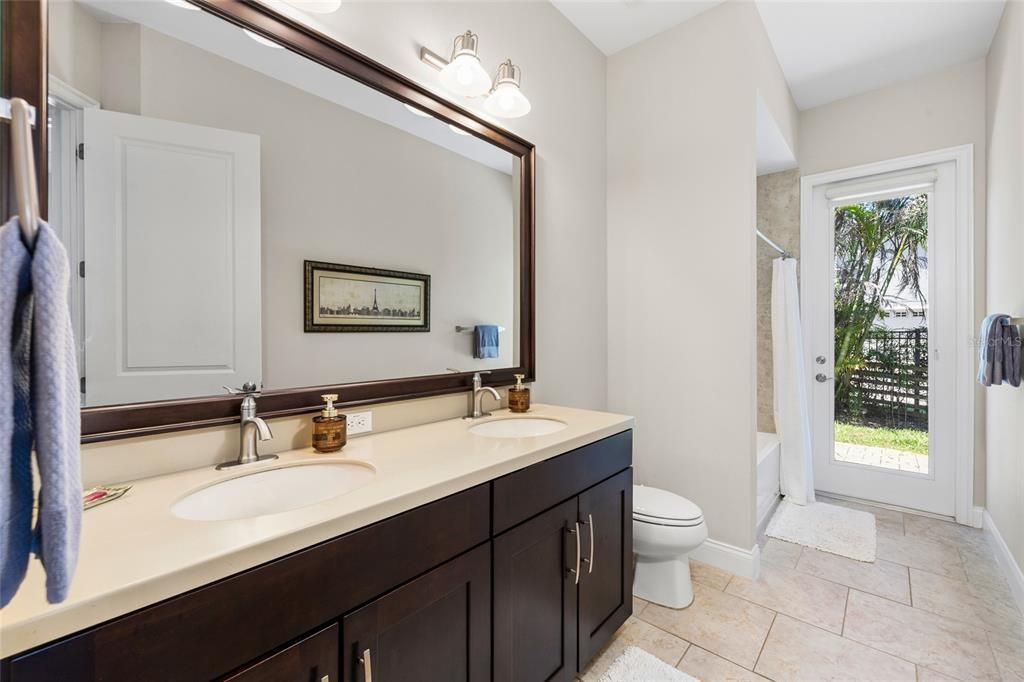 For Sale: $1,050,000 (4 beds, 4 baths, 3843 Square Feet)