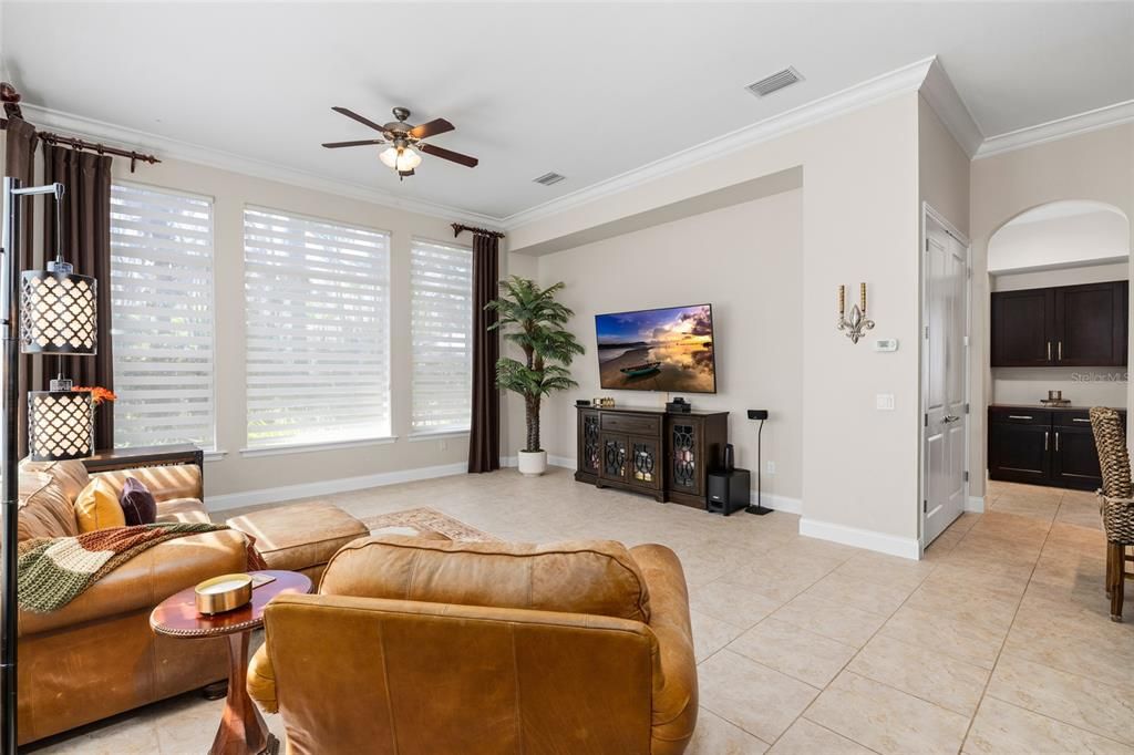 For Sale: $1,050,000 (4 beds, 4 baths, 3843 Square Feet)