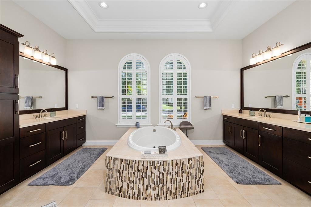 For Sale: $1,050,000 (4 beds, 4 baths, 3843 Square Feet)
