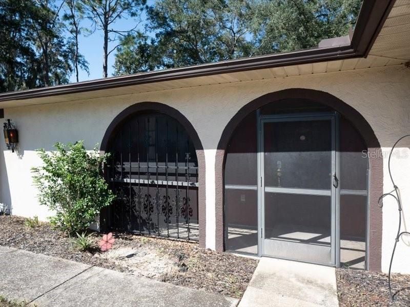 На продажу: $264,900 (2 спален, 2 ванн, 1026 Квадратных фут)