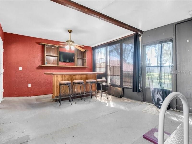 На продажу: $264,900 (2 спален, 2 ванн, 1026 Квадратных фут)