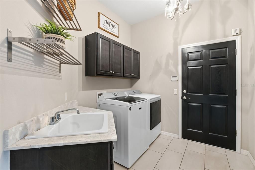 For Sale: $770,000 (3 beds, 3 baths, 2581 Square Feet)