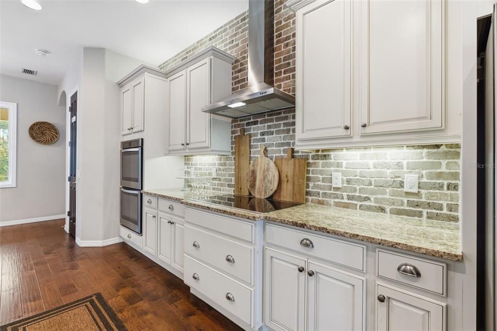 For Sale: $770,000 (3 beds, 3 baths, 2581 Square Feet)