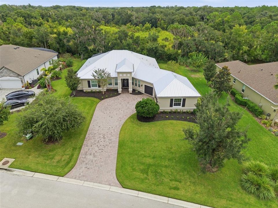 For Sale: $770,000 (3 beds, 3 baths, 2581 Square Feet)