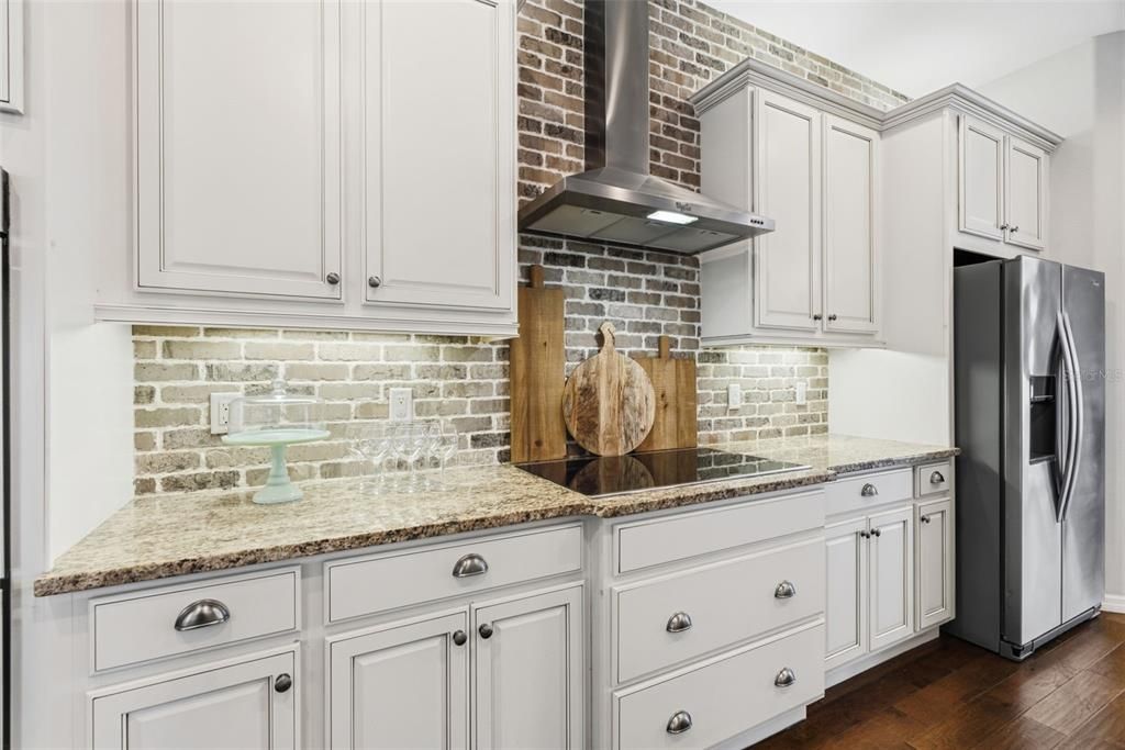 For Sale: $770,000 (3 beds, 3 baths, 2581 Square Feet)