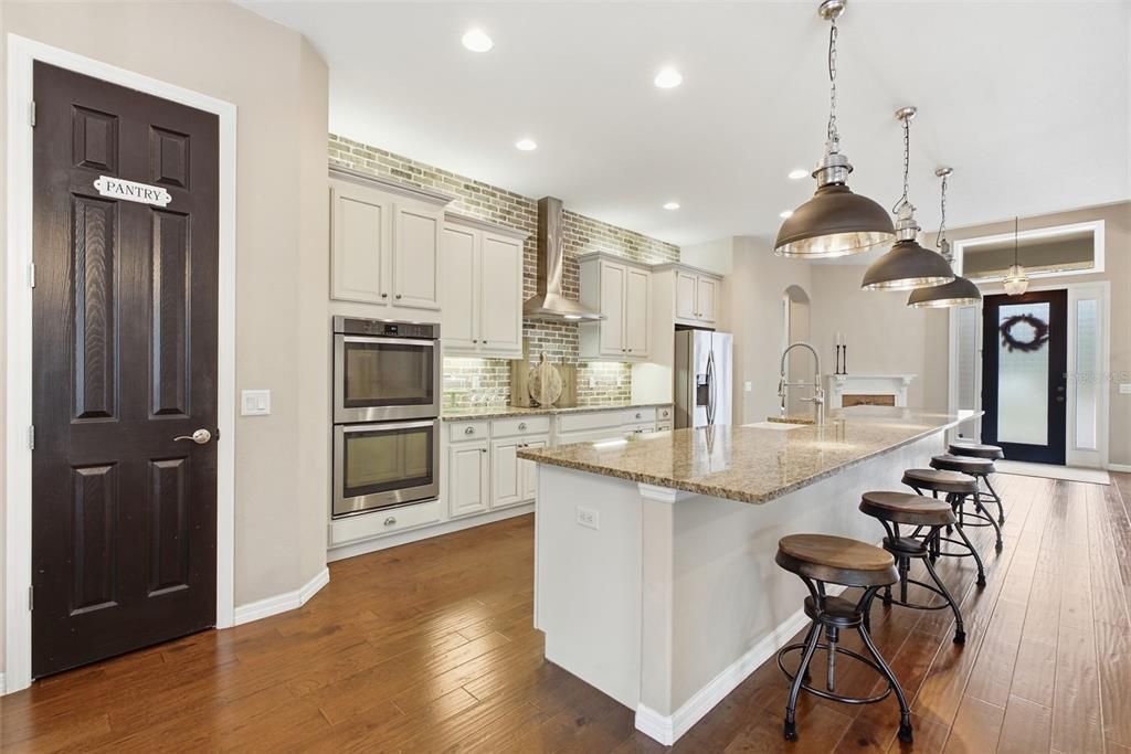For Sale: $770,000 (3 beds, 3 baths, 2581 Square Feet)