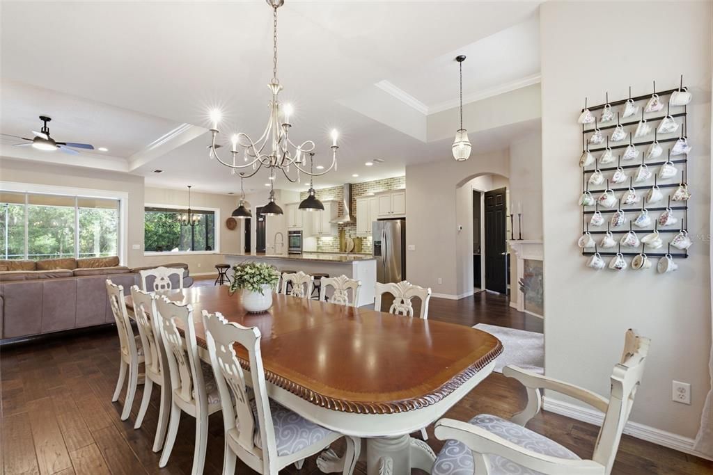 For Sale: $770,000 (3 beds, 3 baths, 2581 Square Feet)