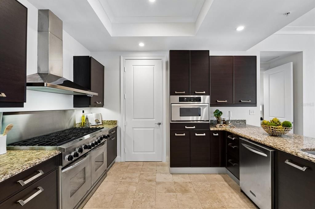 En Venta: $1,249,000 (2 camas, 2 baños, 2232 Pies cuadrados)
