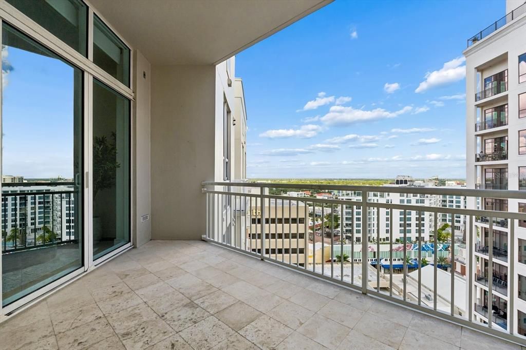 En Venta: $1,249,000 (2 camas, 2 baños, 2232 Pies cuadrados)