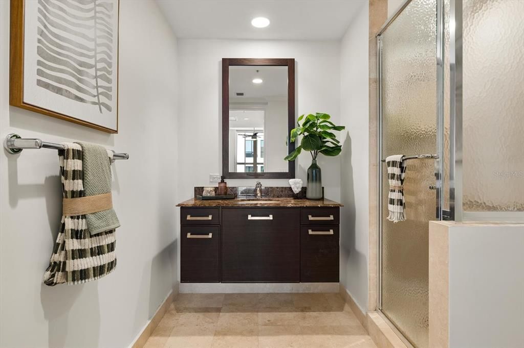 En Venta: $1,249,000 (2 camas, 2 baños, 2232 Pies cuadrados)