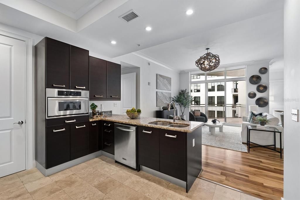 En Venta: $1,249,000 (2 camas, 2 baños, 2232 Pies cuadrados)