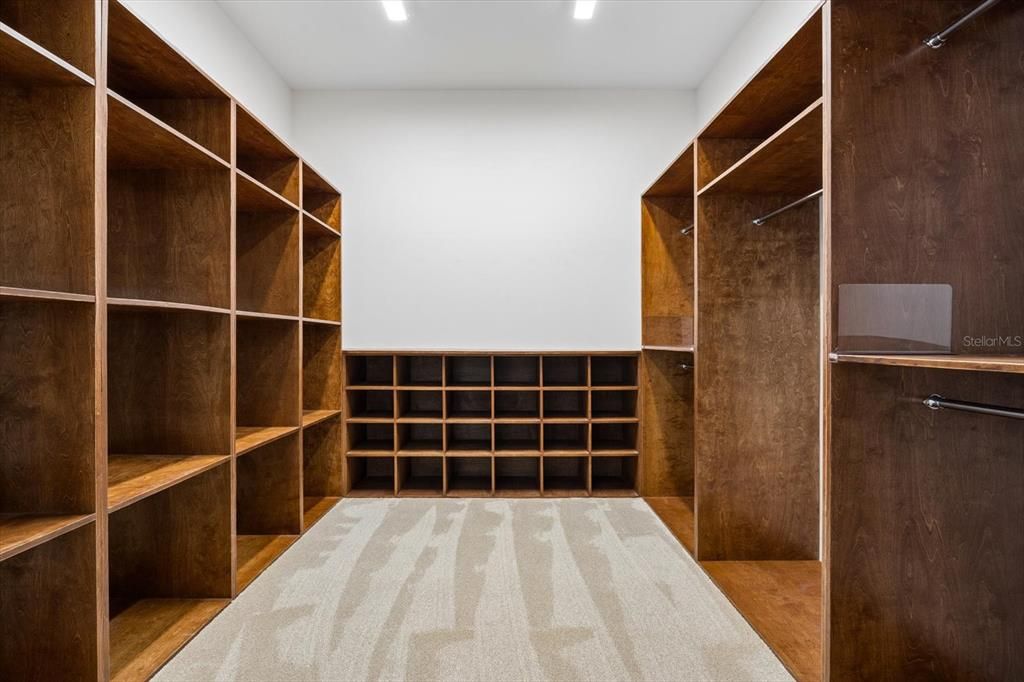 En Venta: $1,249,000 (2 camas, 2 baños, 2232 Pies cuadrados)