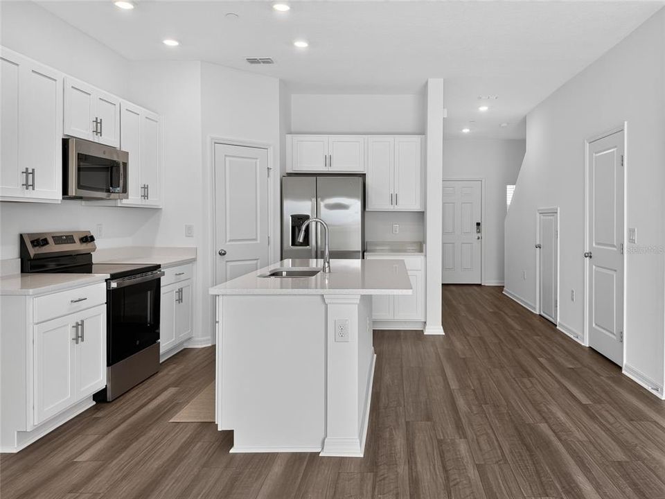 For Rent: $2,600 (3 beds, 2 baths, 1285 Square Feet)