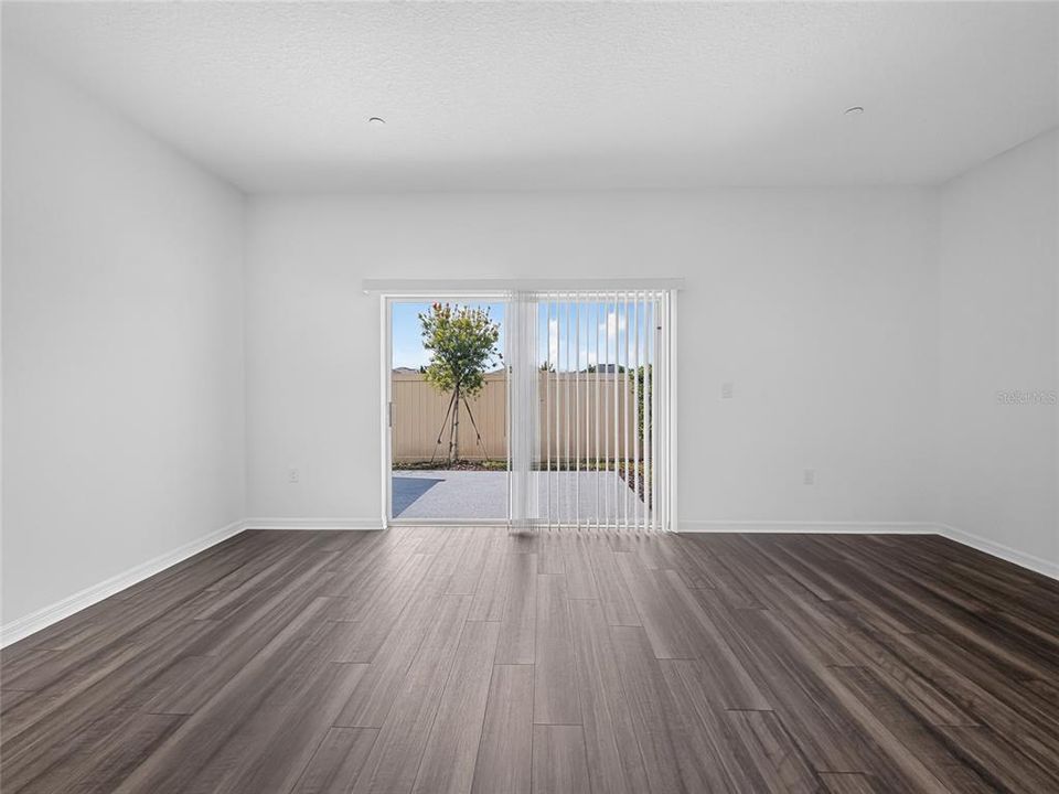 For Rent: $2,600 (3 beds, 2 baths, 1285 Square Feet)