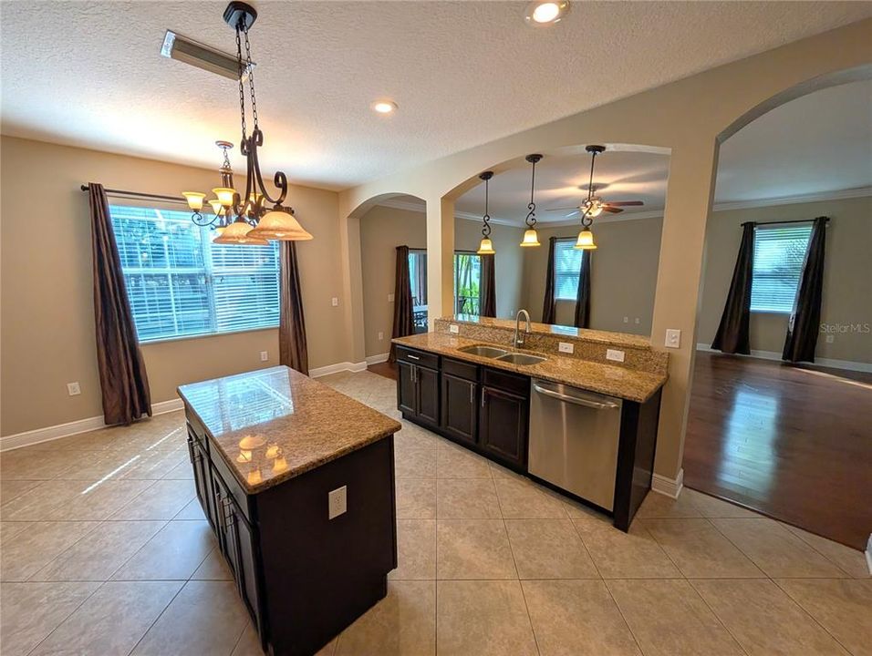 В аренду: $3,499 (4 спален, 2 ванн, 2242 Квадратных фут)