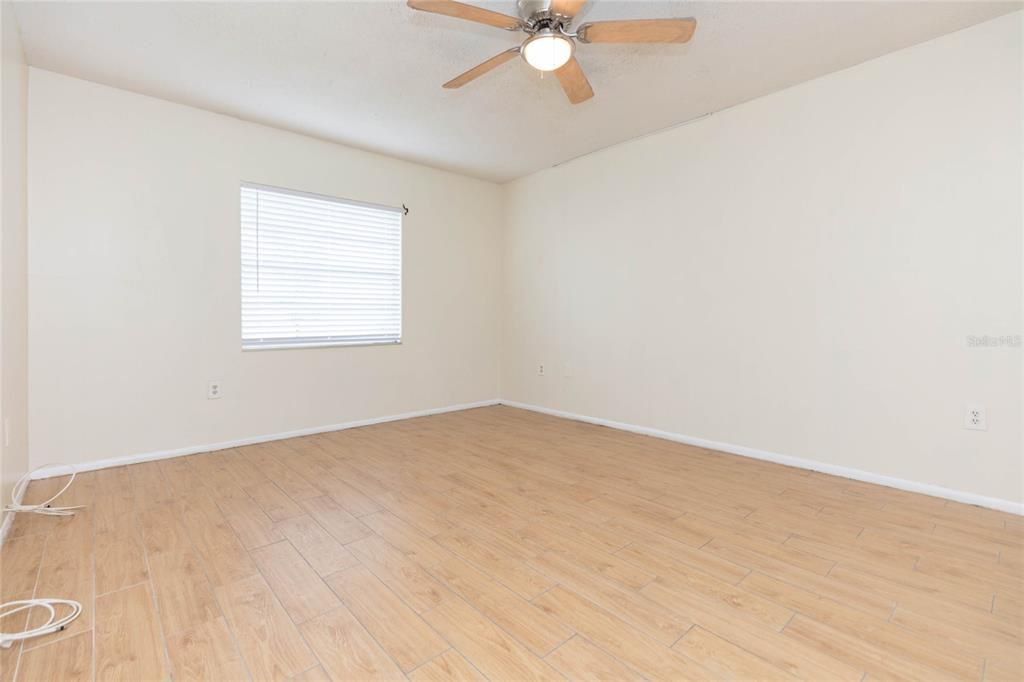 En Venta: $114,900 (2 camas, 2 baños, 940 Pies cuadrados)
