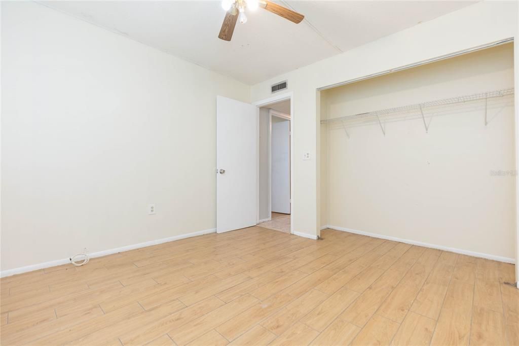 En Venta: $114,900 (2 camas, 2 baños, 940 Pies cuadrados)