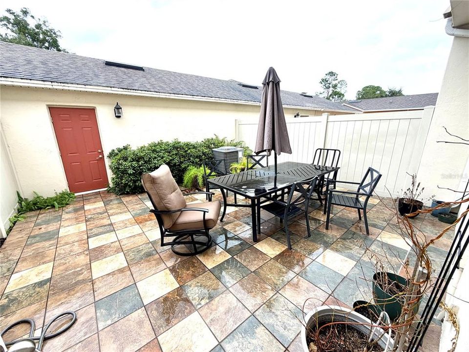 For Rent: $2,350 (3 beds, 2 baths, 1574 Square Feet)