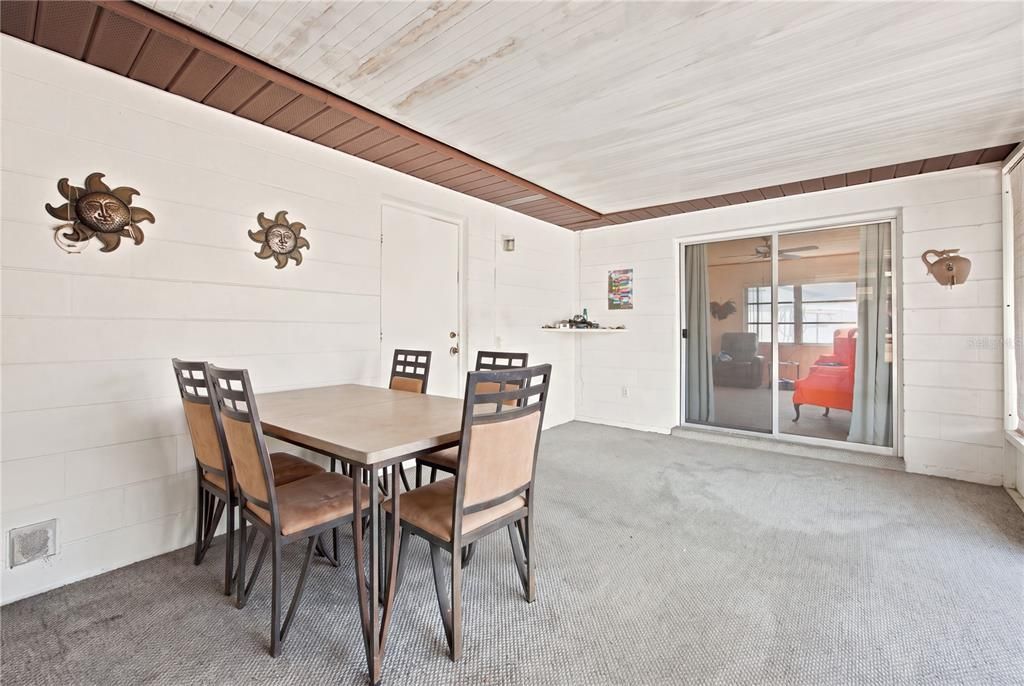 На продажу: $199,900 (2 спален, 1 ванн, 1113 Квадратных фут)