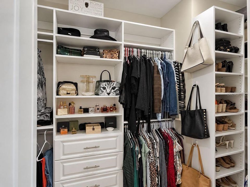 На продажу: $619,900 (4 спален, 3 ванн, 2495 Квадратных фут)