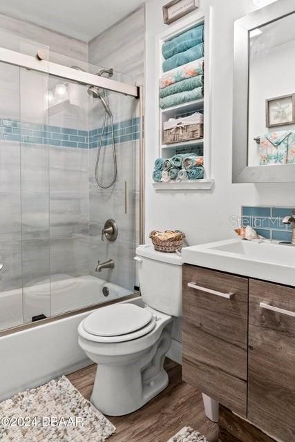 For Sale: $209,900 (2 beds, 1 baths, 891 Square Feet)