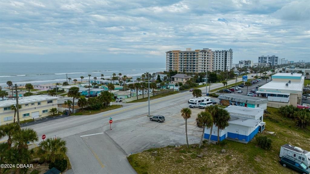 For Sale: $209,900 (2 beds, 1 baths, 891 Square Feet)