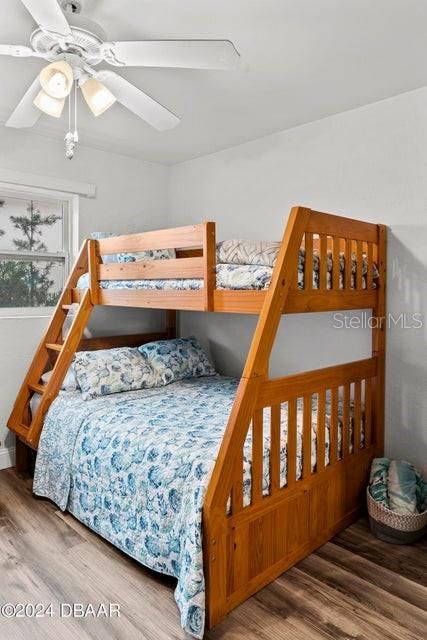 For Sale: $209,900 (2 beds, 1 baths, 891 Square Feet)