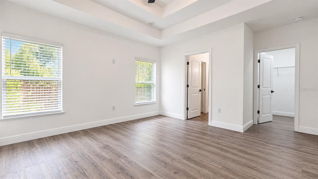 На продажу: $315,000 (4 спален, 2 ванн, 1705 Квадратных фут)