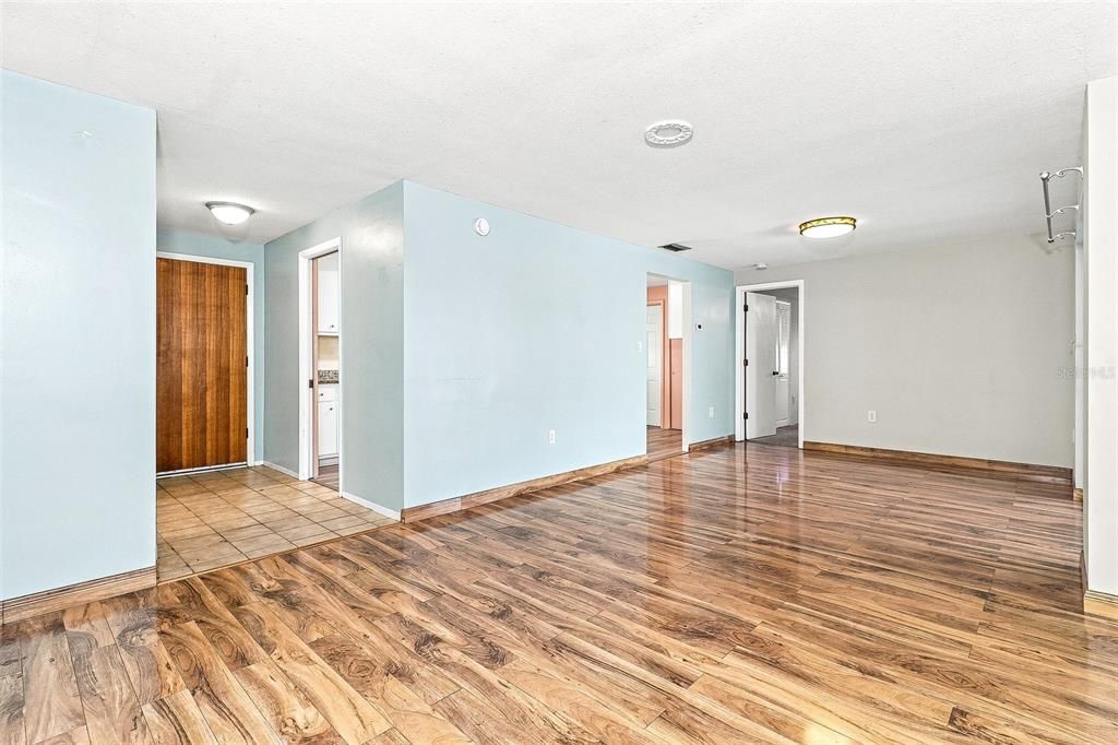На продажу: $299,000 (3 спален, 2 ванн, 1416 Квадратных фут)
