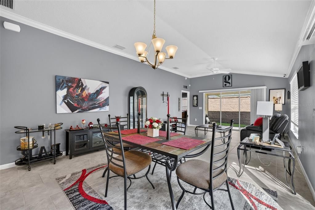 En Venta: $359,000 (3 camas, 2 baños, 1484 Pies cuadrados)