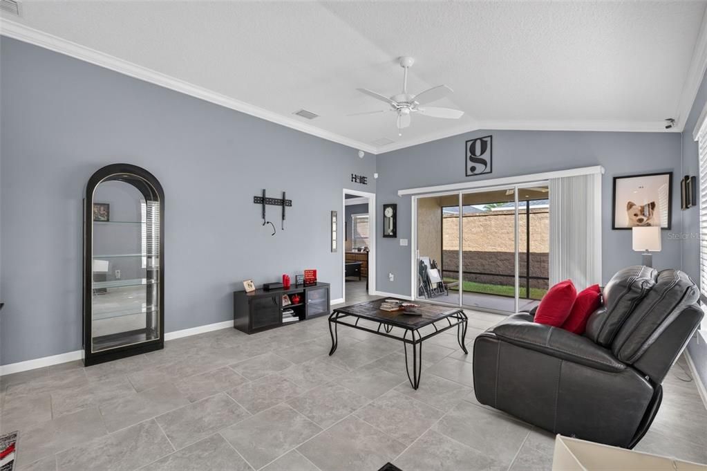 En Venta: $359,000 (3 camas, 2 baños, 1484 Pies cuadrados)