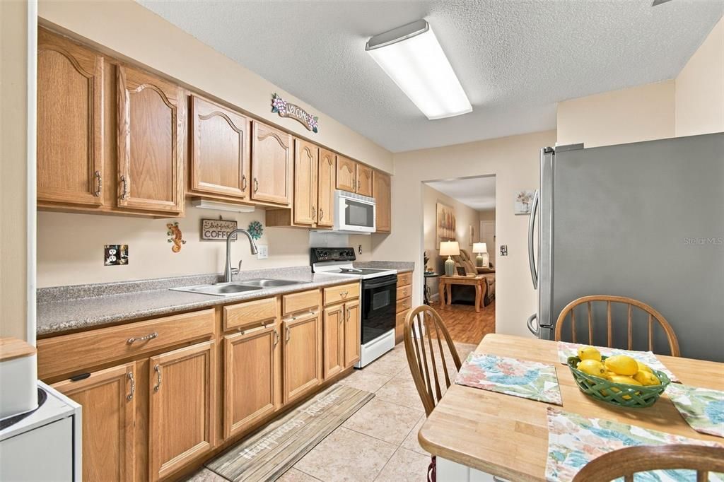 For Sale: $139,000 (2 beds, 1 baths, 1180 Square Feet)