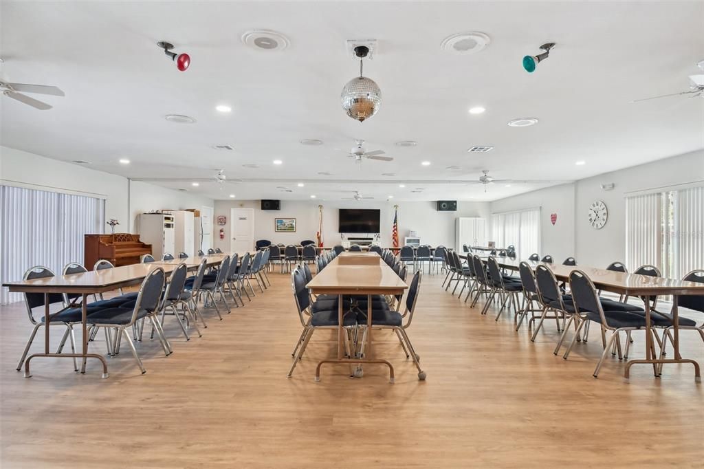 For Sale: $139,000 (2 beds, 1 baths, 1180 Square Feet)