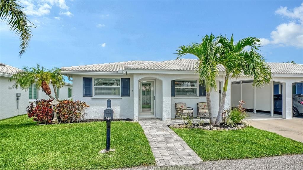 For Sale: $675,000 (2 beds, 2 baths, 1103 Square Feet)