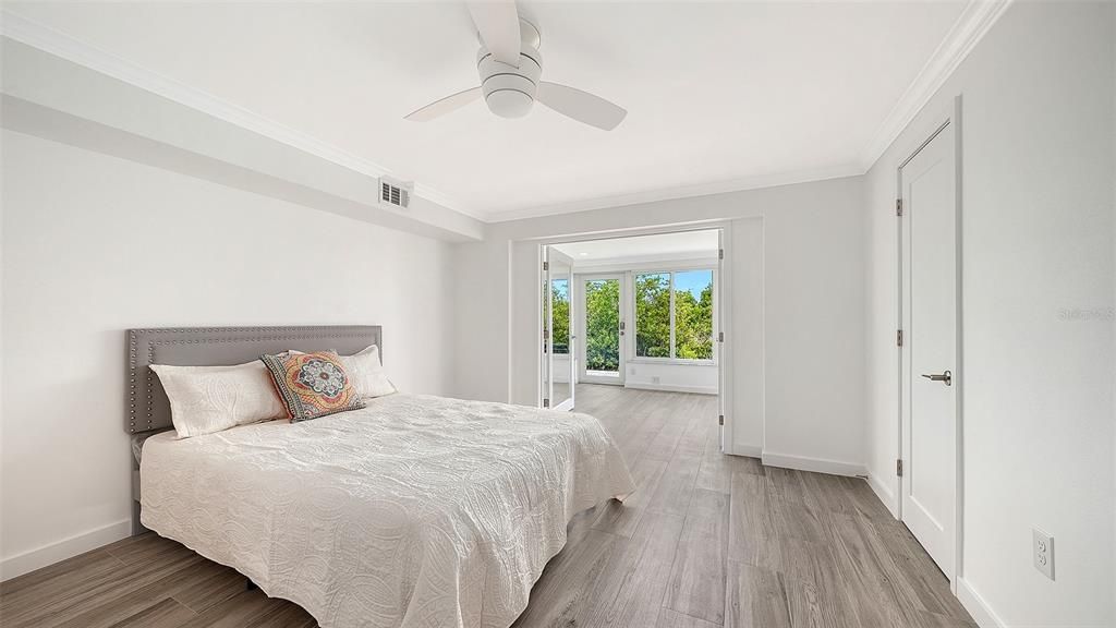 For Sale: $675,000 (2 beds, 2 baths, 1103 Square Feet)