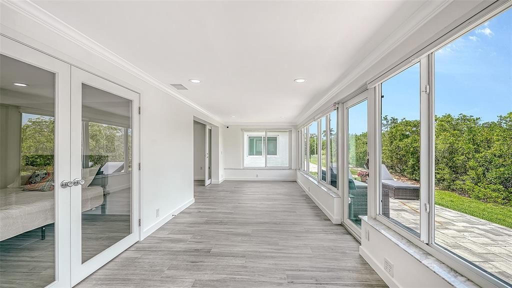 For Sale: $675,000 (2 beds, 2 baths, 1103 Square Feet)