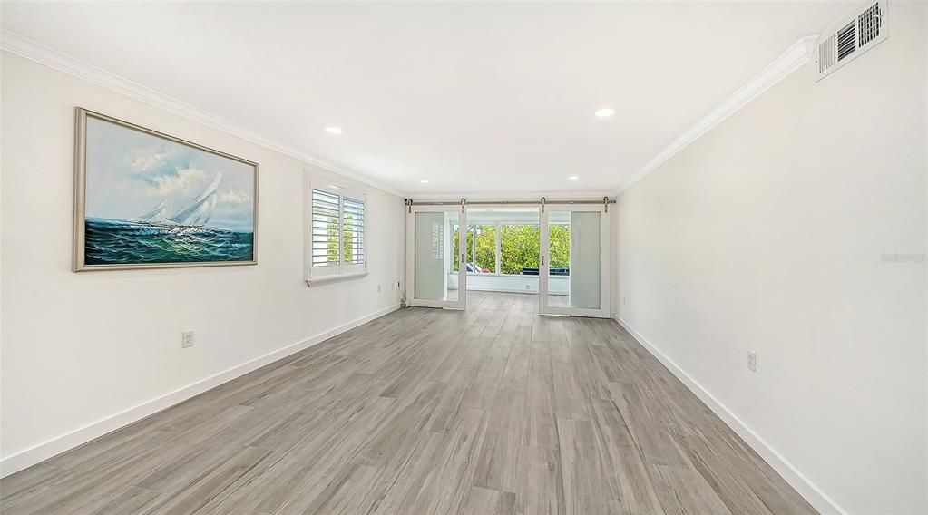 For Sale: $675,000 (2 beds, 2 baths, 1103 Square Feet)
