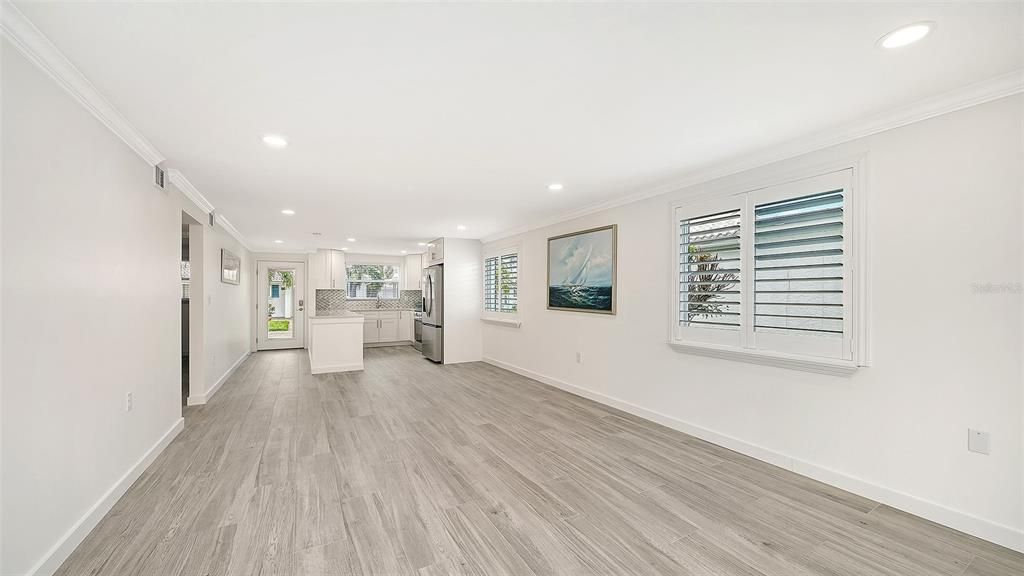 For Sale: $675,000 (2 beds, 2 baths, 1103 Square Feet)
