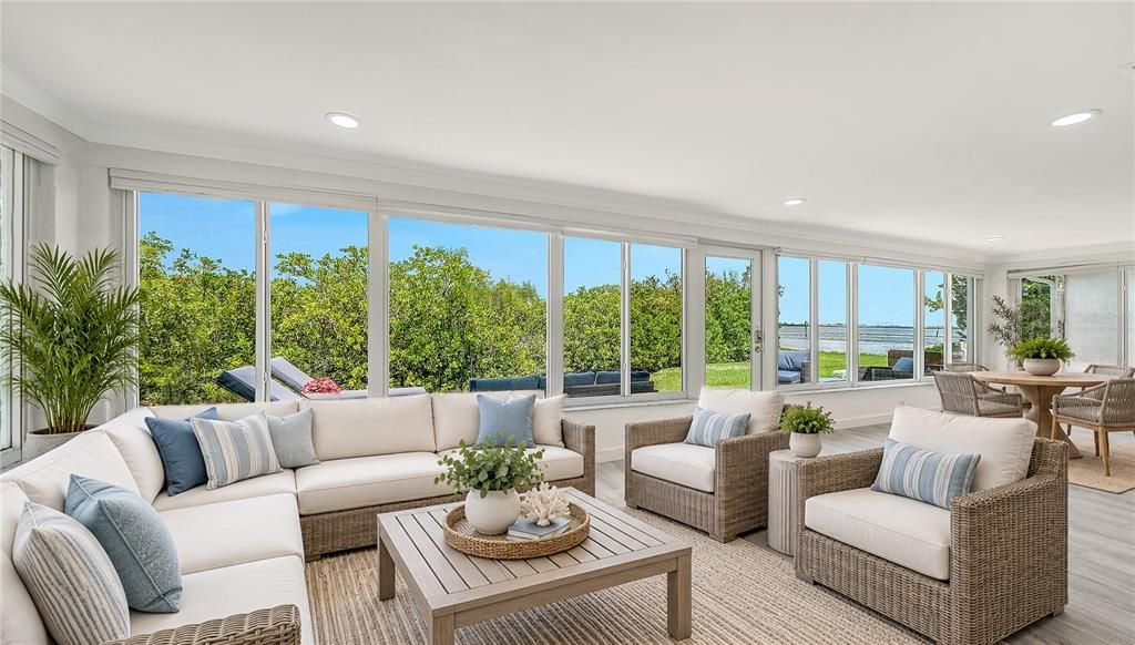 For Sale: $675,000 (2 beds, 2 baths, 1103 Square Feet)